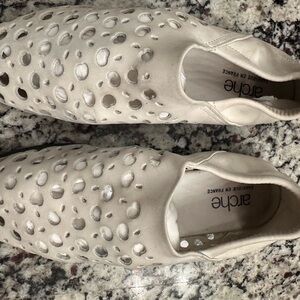 Arche Women's Cream Perforated Flats 38 7-8 made in France 🇫🇷